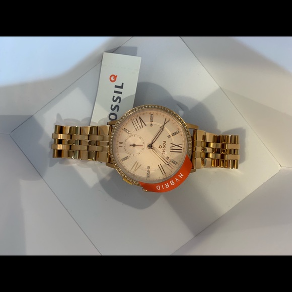 Brand New With Tags Rose Gold Color Watch - Picture 4 of 8